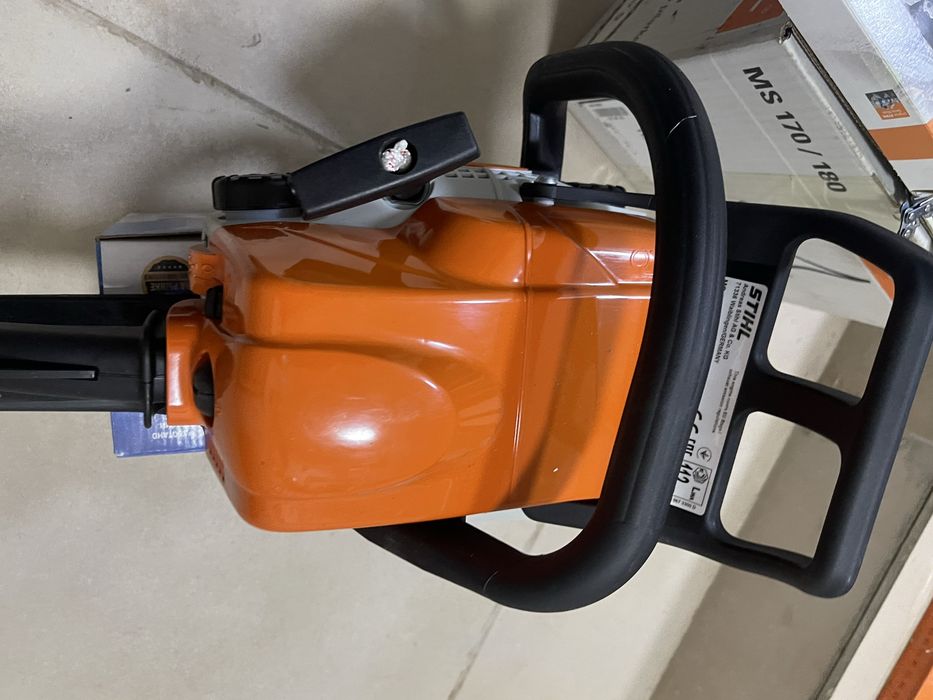 Продам бензопилу  STIHL MS180