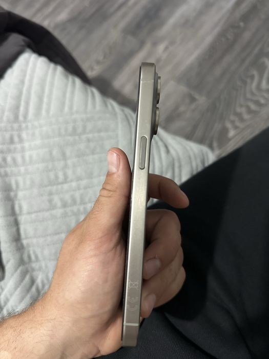 Продам iphone 15 pro max 256