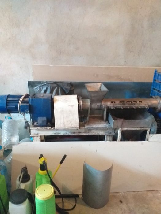 шнекова преса за дребни семкови плодове