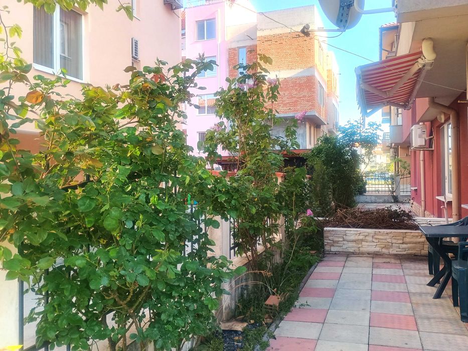 Отличен голям тристаен в Несебър Черно море 3 до плажовете