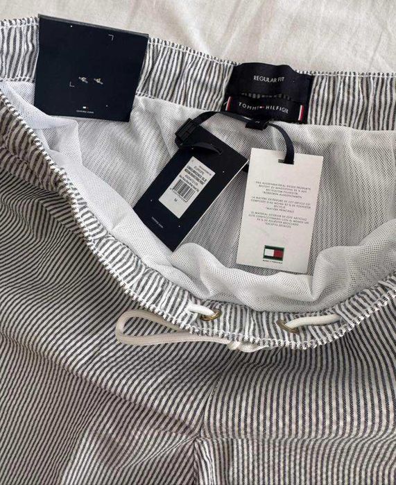 Нов Tommy Hilfiger мъжки бански, размер М