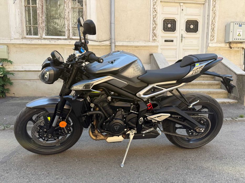 Triumph Street Triple R 765 (2023)