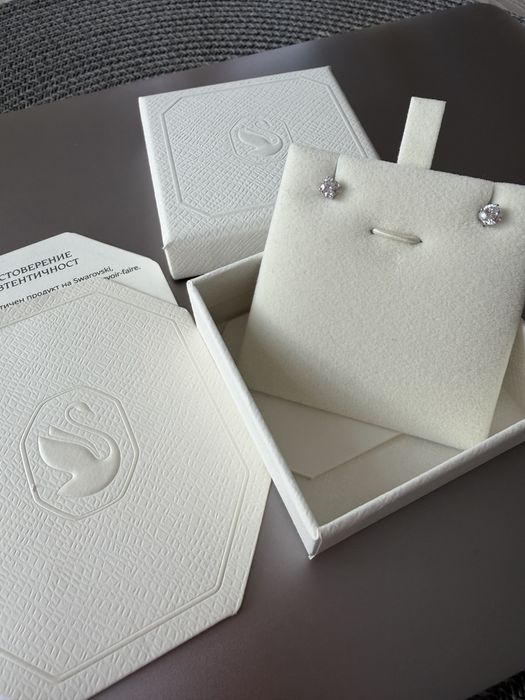 Оригинални обеци Swarovski Stilla