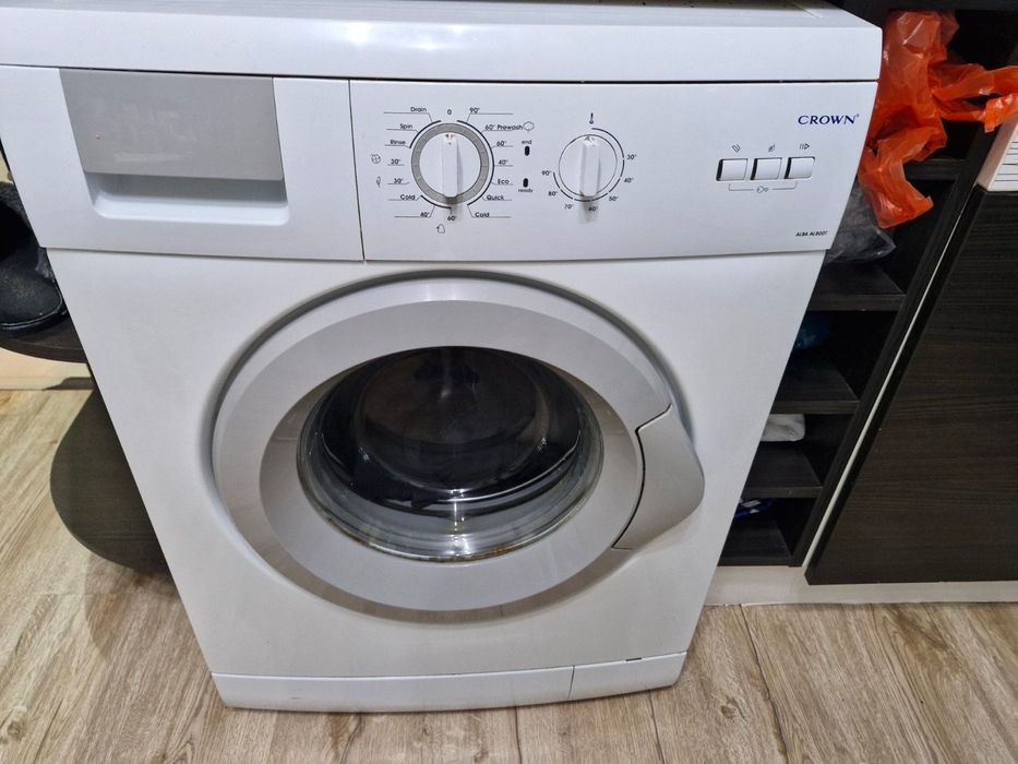 Бяла Пералня Crown