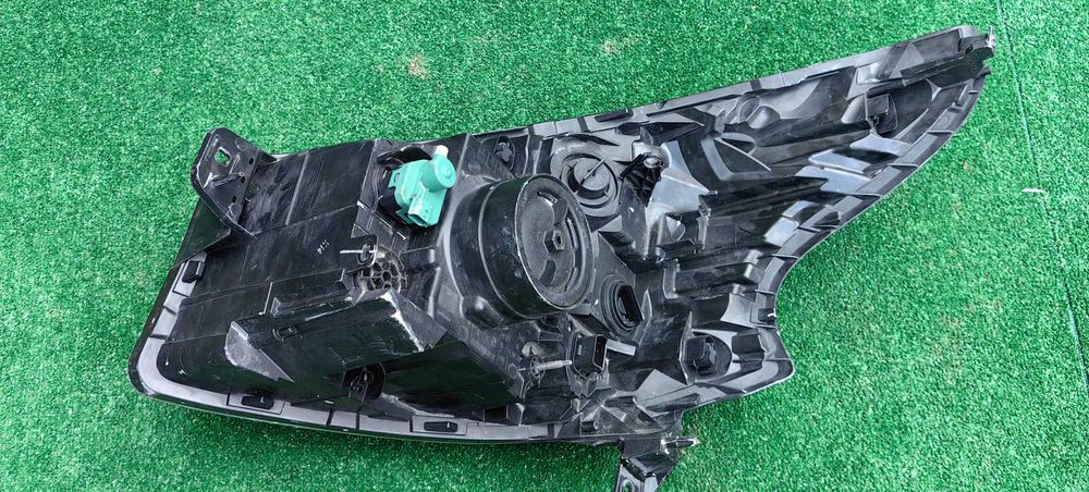 Фар за Renault Trafic / Рено Трафик