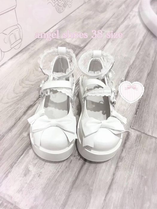 Туфли молочного цвета