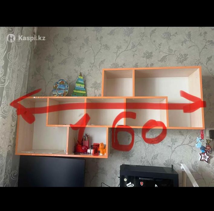 Детский стол и полки