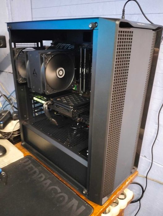 Настолен компютър Стелт (Stealth)