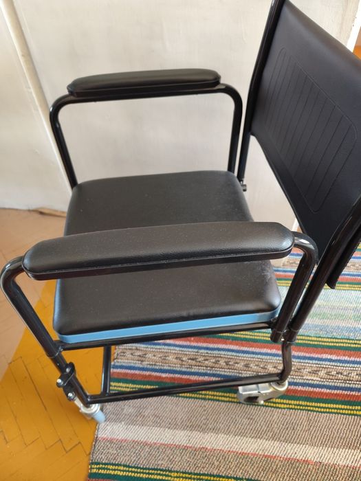 Санитарен стол за баня