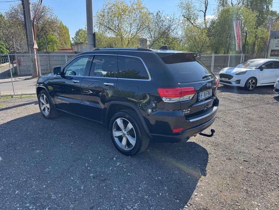 Jeep Grand Cherokee 4x4 250 CP. Fara daune in istoric
