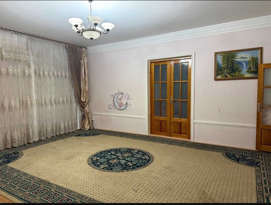 Продаётся дом возле ТЦ Самарканд дарвоза