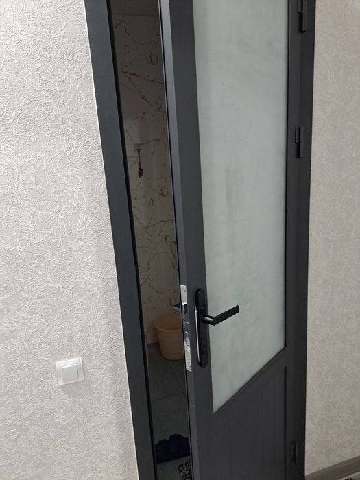 Kvartira sotiladi. Jizzax Vokzalda joylashgan. 8 qavat