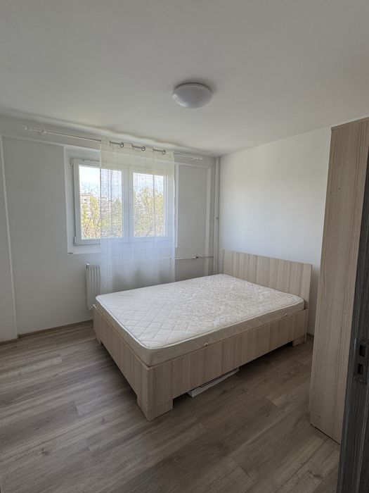 Vând 2 camere decomandat, mobilat – 2 min metrou Romancierilor