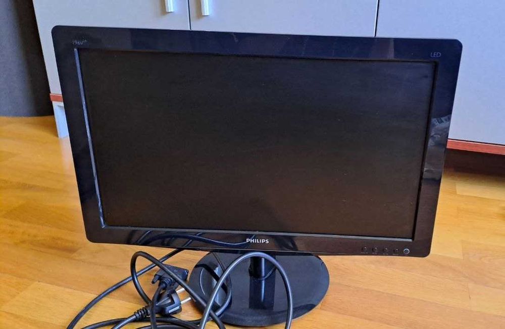 Монитор Philips 196V3LAB5 18.5", Wide, Full HD, DVI, Говорители