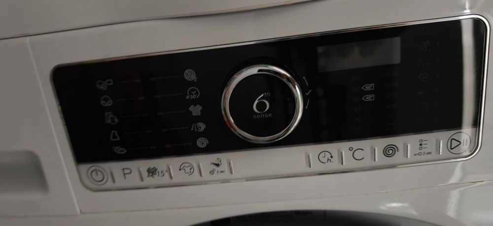 Masina de spalat si uscator Whirlpool al 6-lea simt