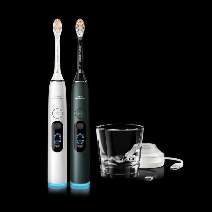 Комплект от електрически четка за зъби Philips Sonicare DiamondClean 9000
