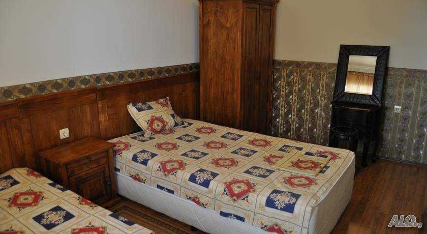 Хотел в Свети Влас с басейн на последния етаж.