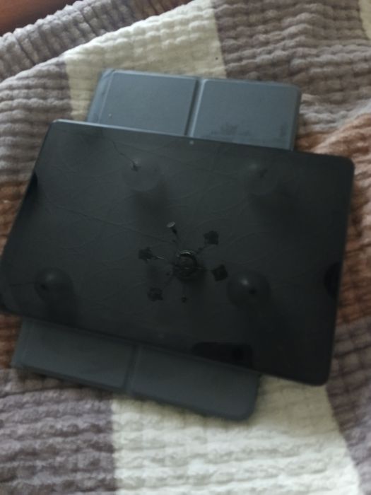 Продам планшет срочно