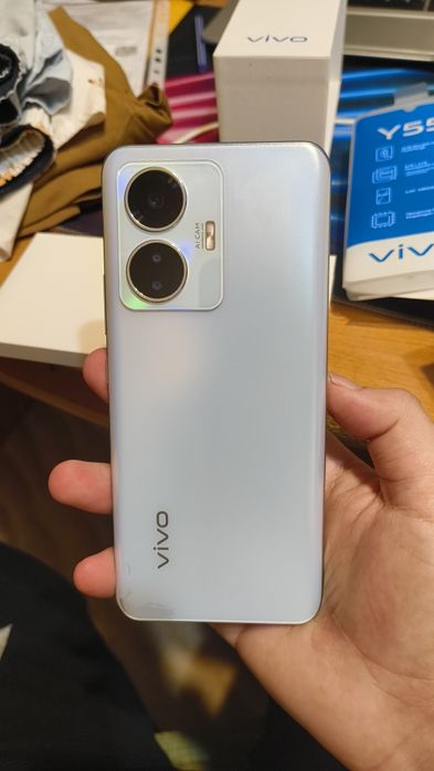 Продам смартфон Vivo Y55