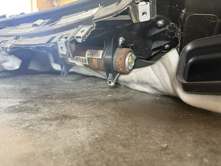 Табло за Mercedes cls w219 кафява кожа шито ( мерцедес цлс )