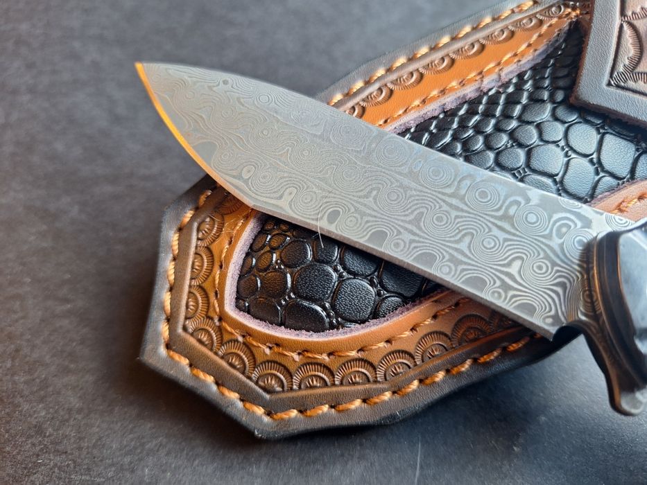 Сгъваем нож от дамаскова стомана VG10 с кожен калъф