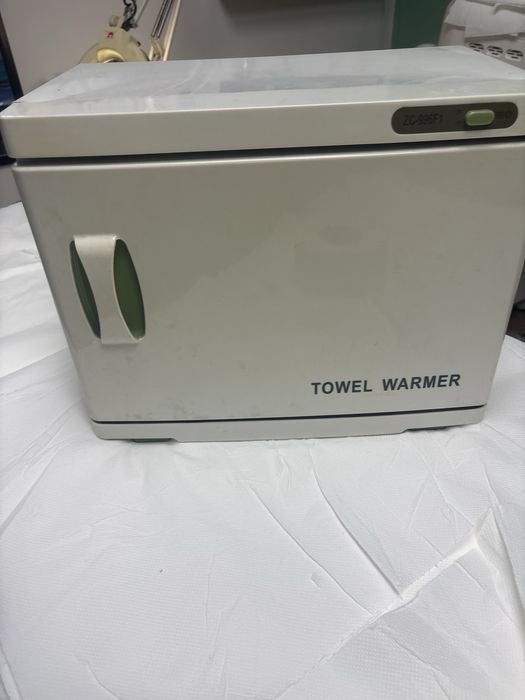 Încălzitor prosoape profesional 16L salon