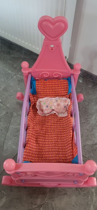 Set bebeluș cu pătuț 100lei