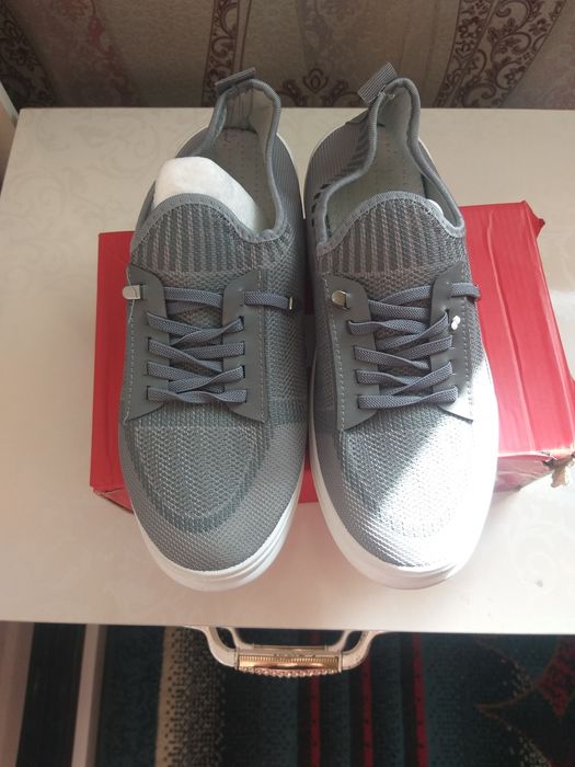 Продам новую обувь