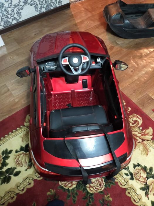 Детская машинка на аккумуляторе б,у