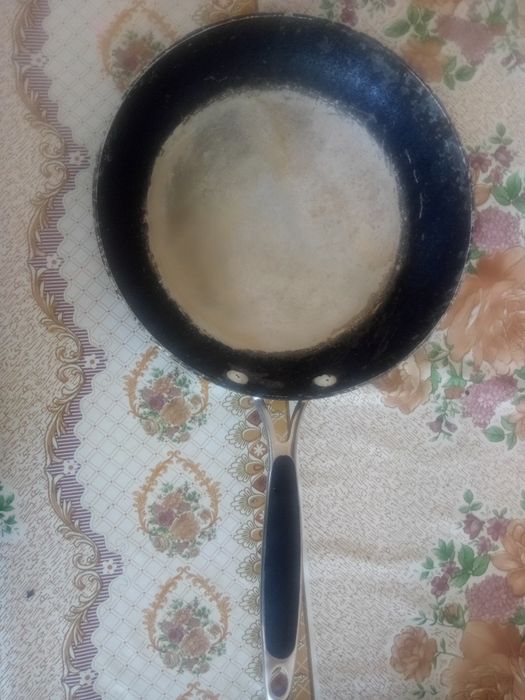 Срочно продам 2 сковородки очень хорошего качества