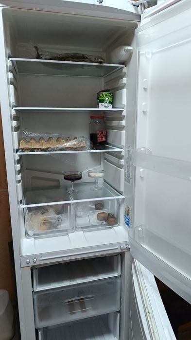 Холодильник indesit