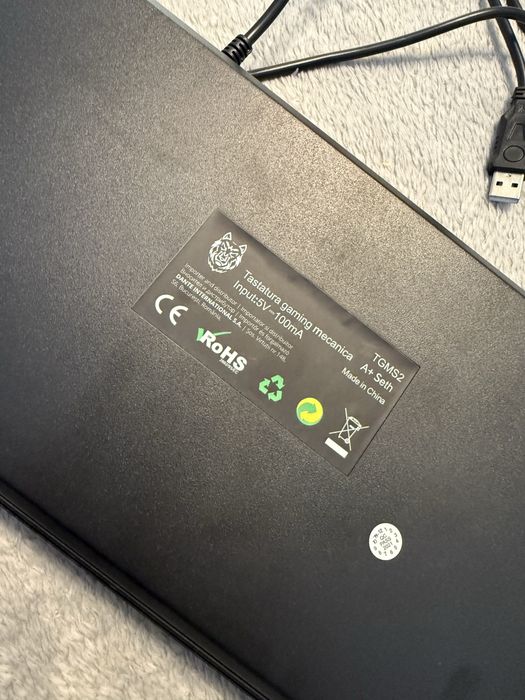 Vand tastatura mecanica gaming rgb