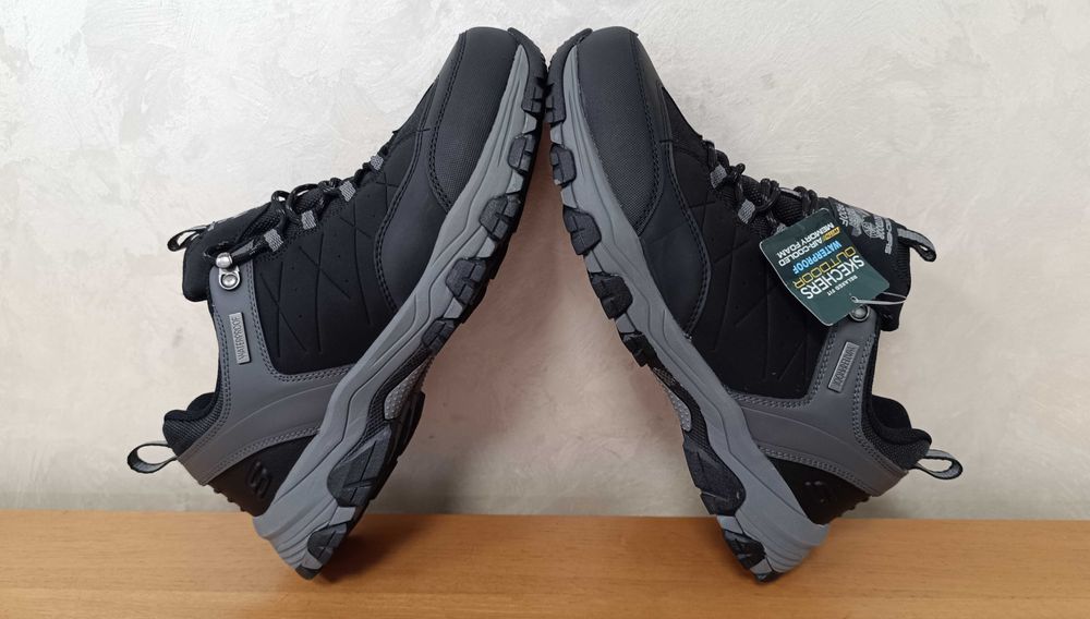 Skechers- Selmen-Чисто Нови в Кутия