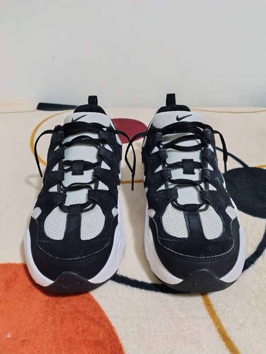 Adidași Nike Tech HERA