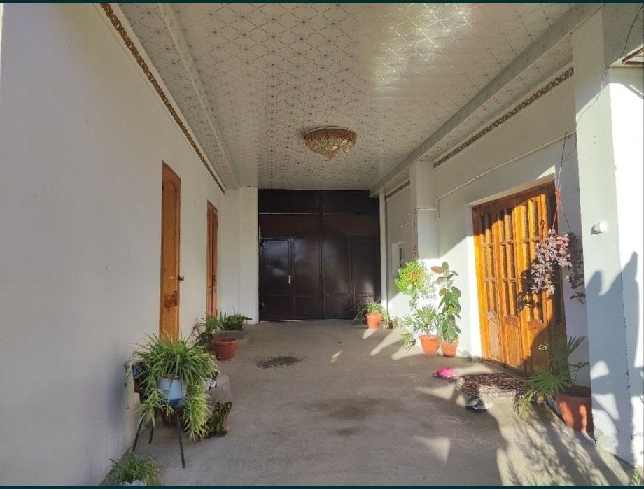 UY SOTILADI / Продаётся Участок
6 соток 
7 - хона + oshxona