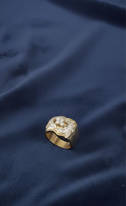 Продам бриллиантовое кольцо