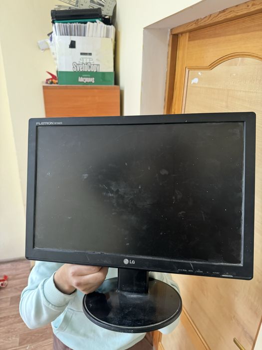 Монитор компютерь