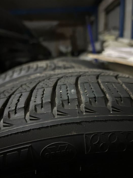 MICHELIN 245/45 19R