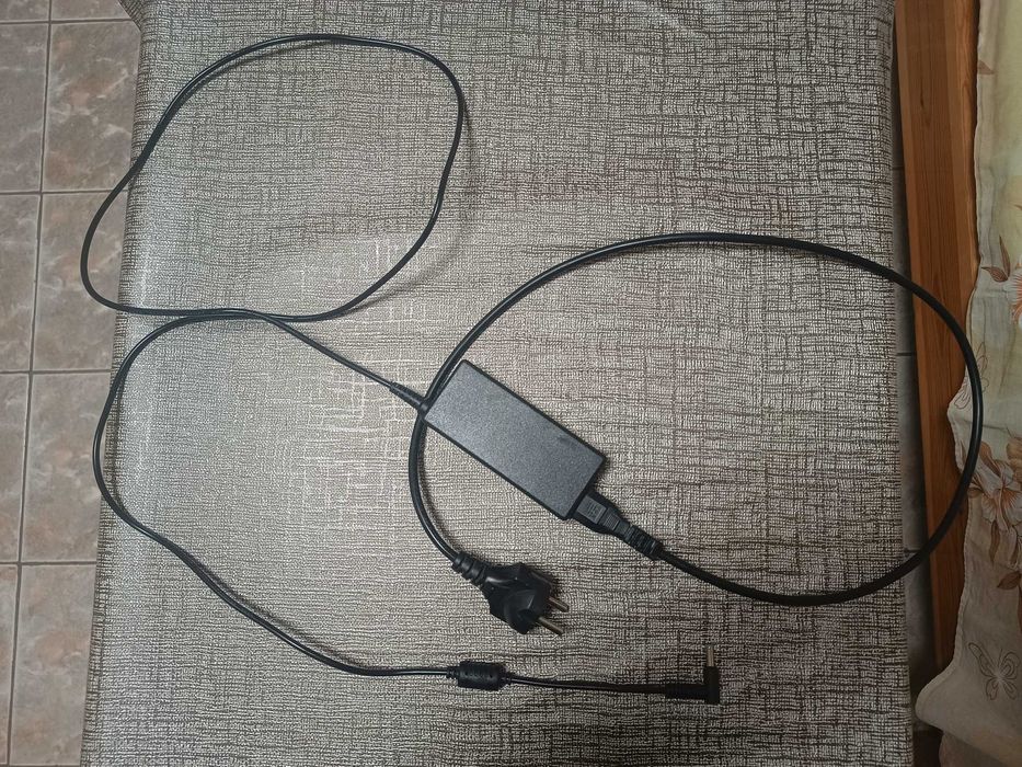 Продавам запазен лаптоп HP Pavilion 15-p050su, Beats Audio