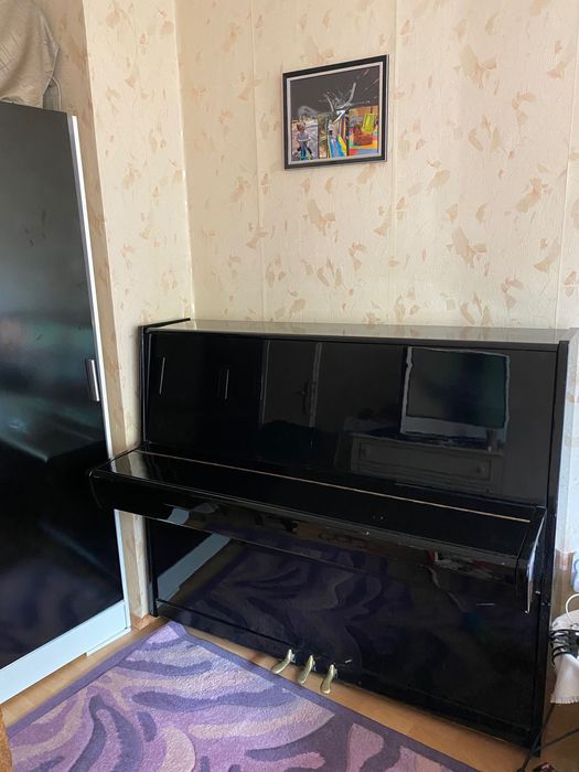 Продавам пиано Чайка-Руско