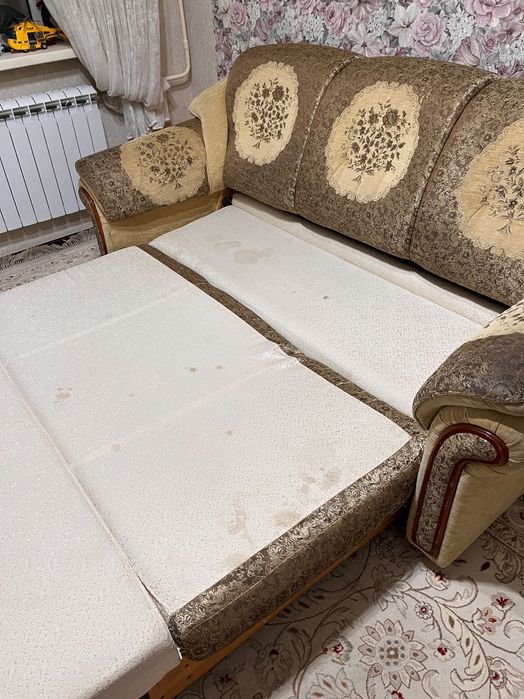 Продам диван в хорошем состоянии