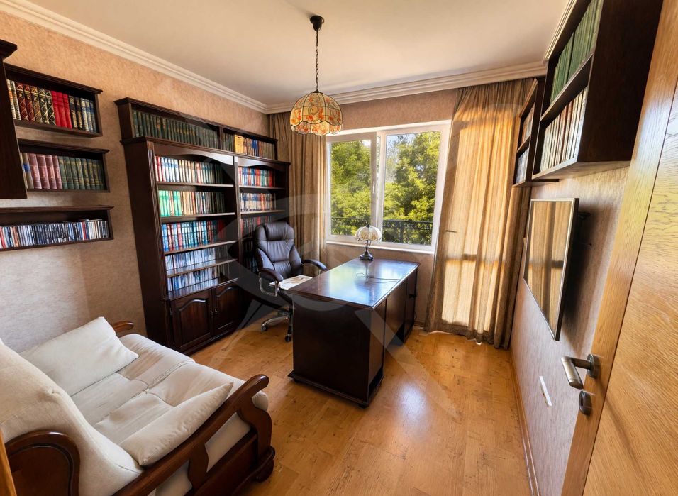 Продава се Многостаен апартамент в Несебър - 163 кв.м за 2025 €/кв.м - Снимка #2