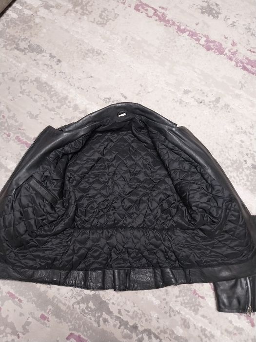 Geaca de piele damă.