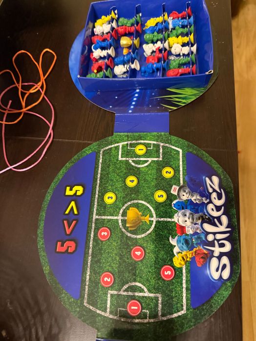 Стикита Stikeez игра пълен комплект