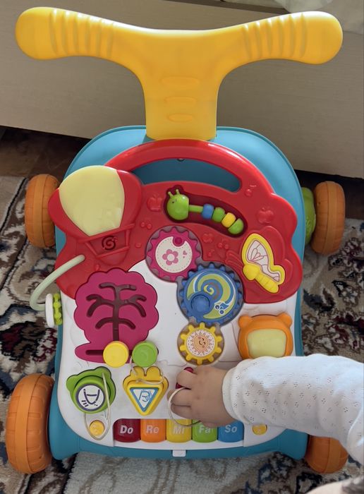 Толокар, ходунки, каталка для малышей