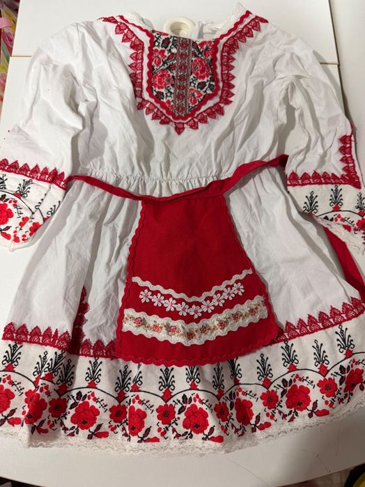 Продавам детски дрешки