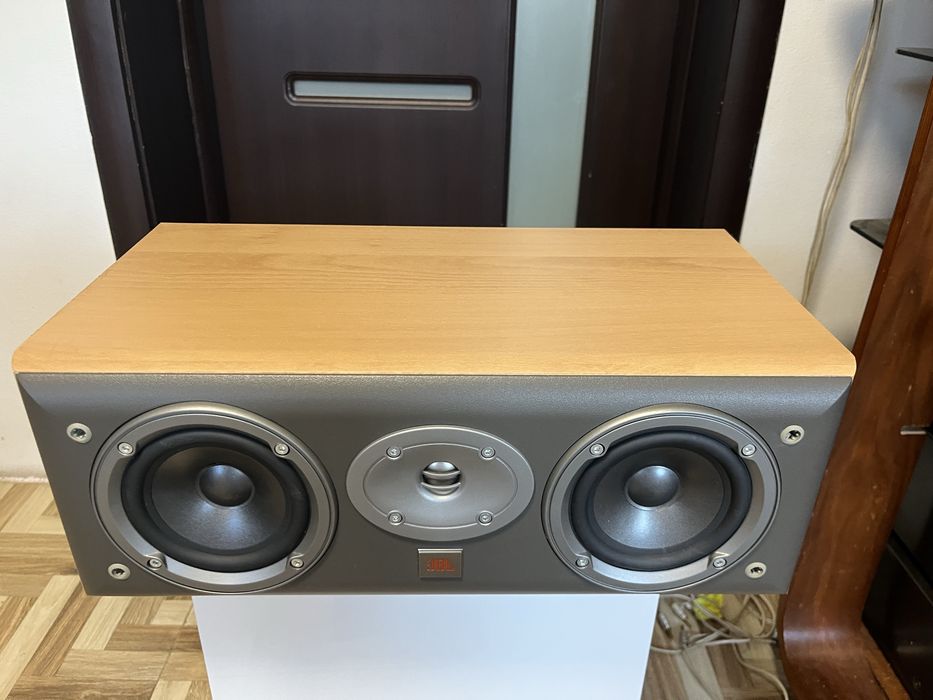 Baxa centru Jbl EC25