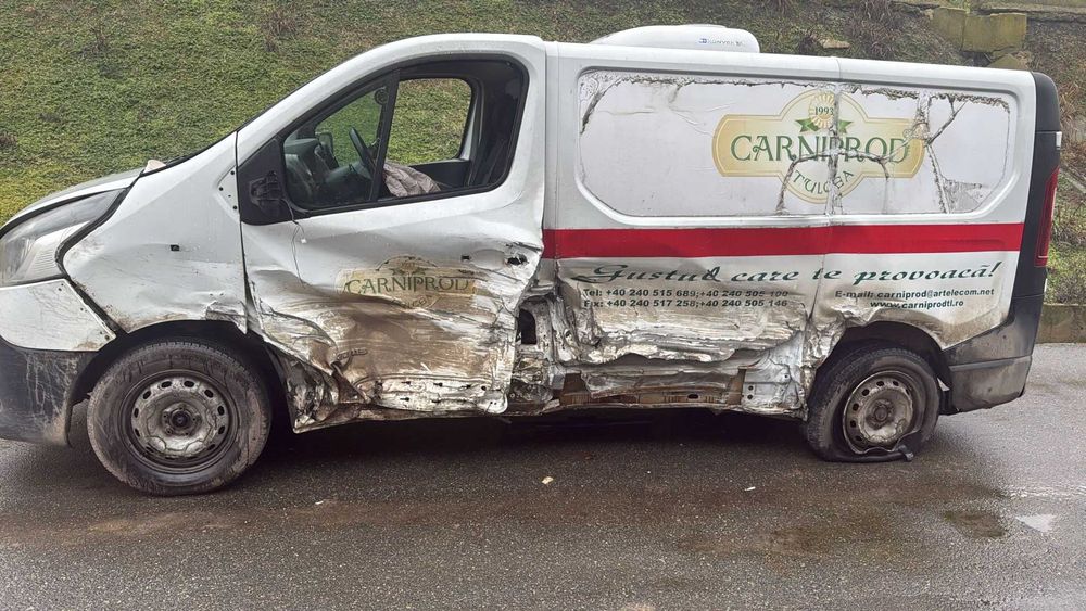 Dezmembrez renault trafic 1.6 diesel, instalatie frig, an 2016