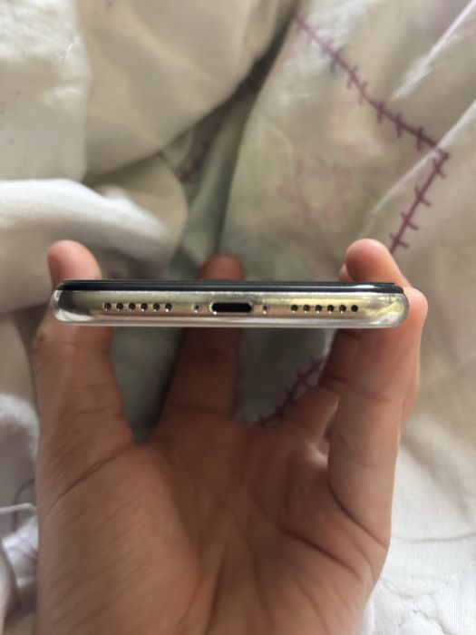 Продам айфон х ..