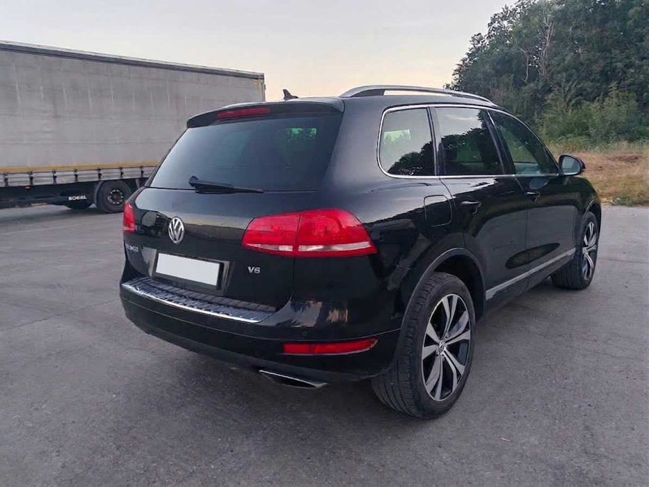 VW Touareg 2013 cu suspensie pneumatică